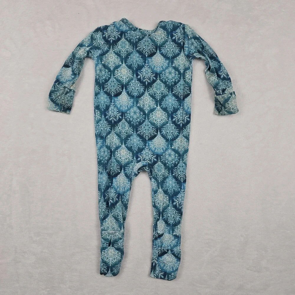 Muse Threads Snowflake Mandala Blue Bamboo Zippie Footie Pajamas 3-6 Months